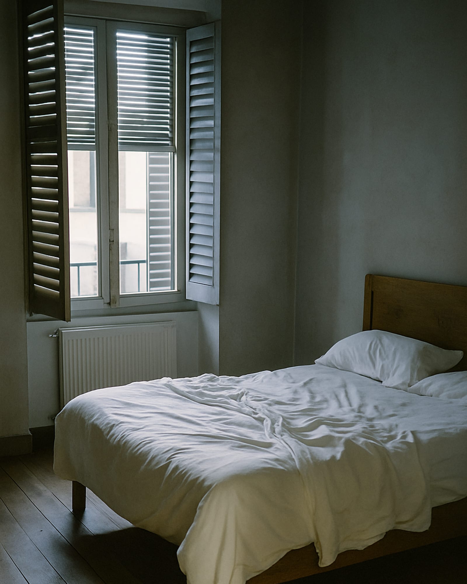 Photographie indigo et abricot pour la chambre L'Aube
